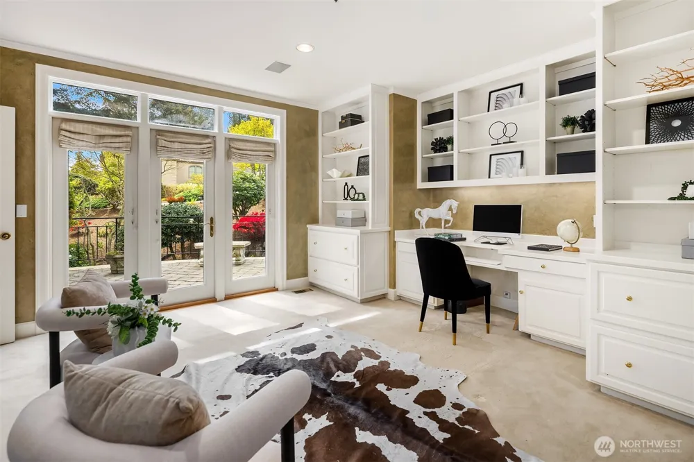 8496 NE Woodland Cove Drive Kirkland, WA 98034