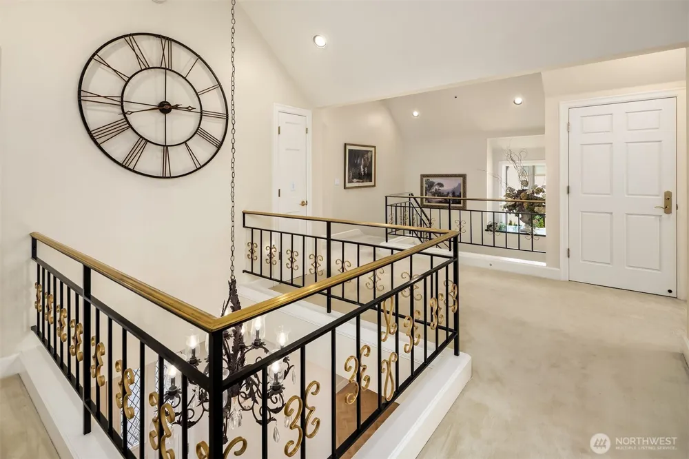 8496 NE Woodland Cove Drive Kirkland, WA 98034
