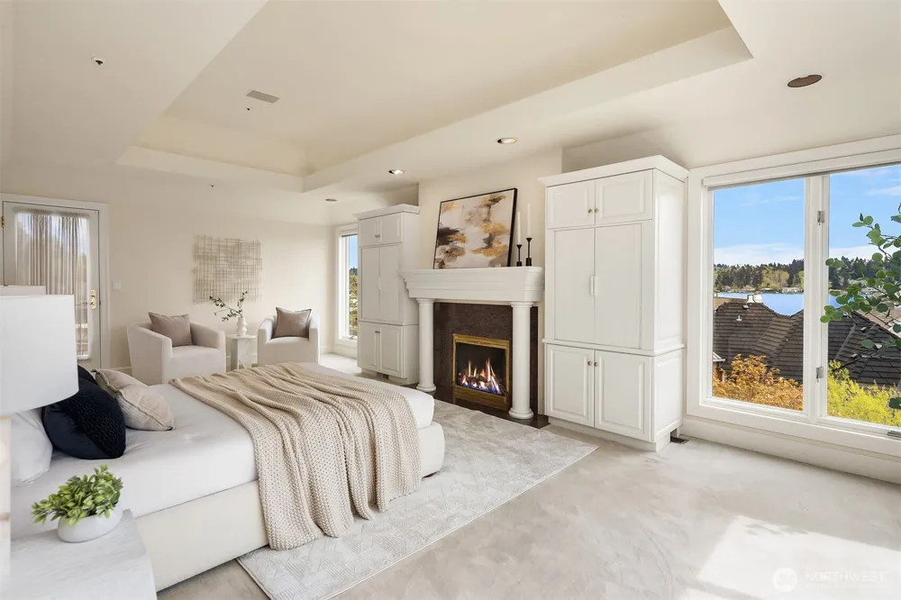 8496 NE Woodland Cove Drive Kirkland, WA 98034