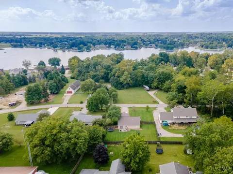 826 Lakengren Drive