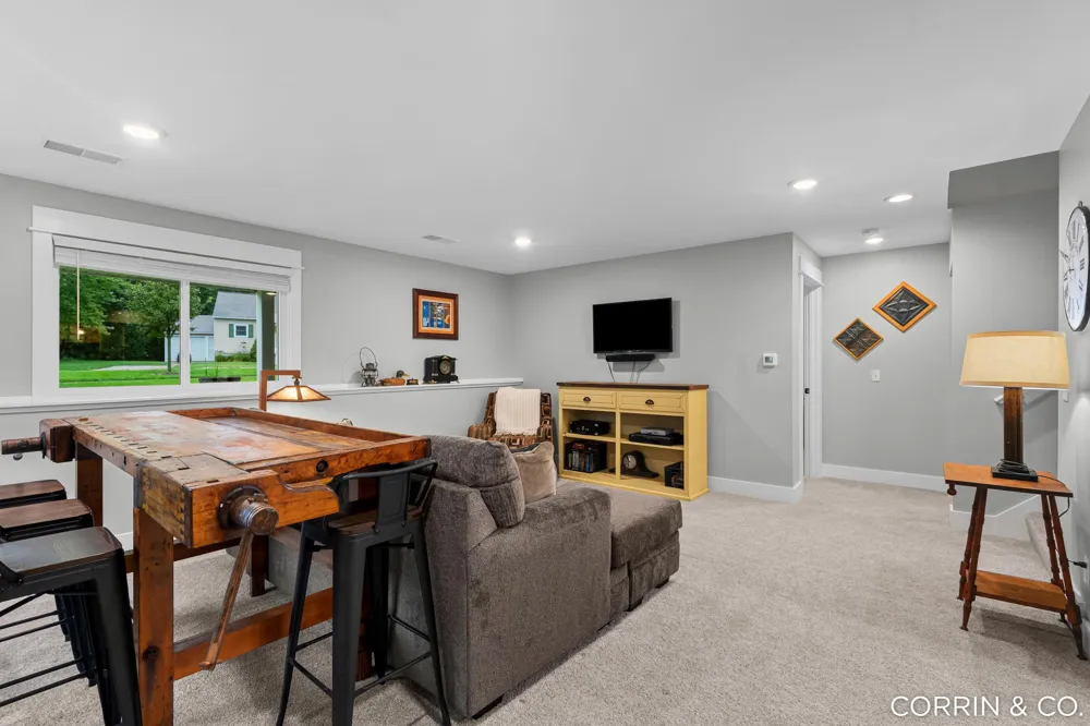 575 Riverbank Circle Zeeland City, MI 49464