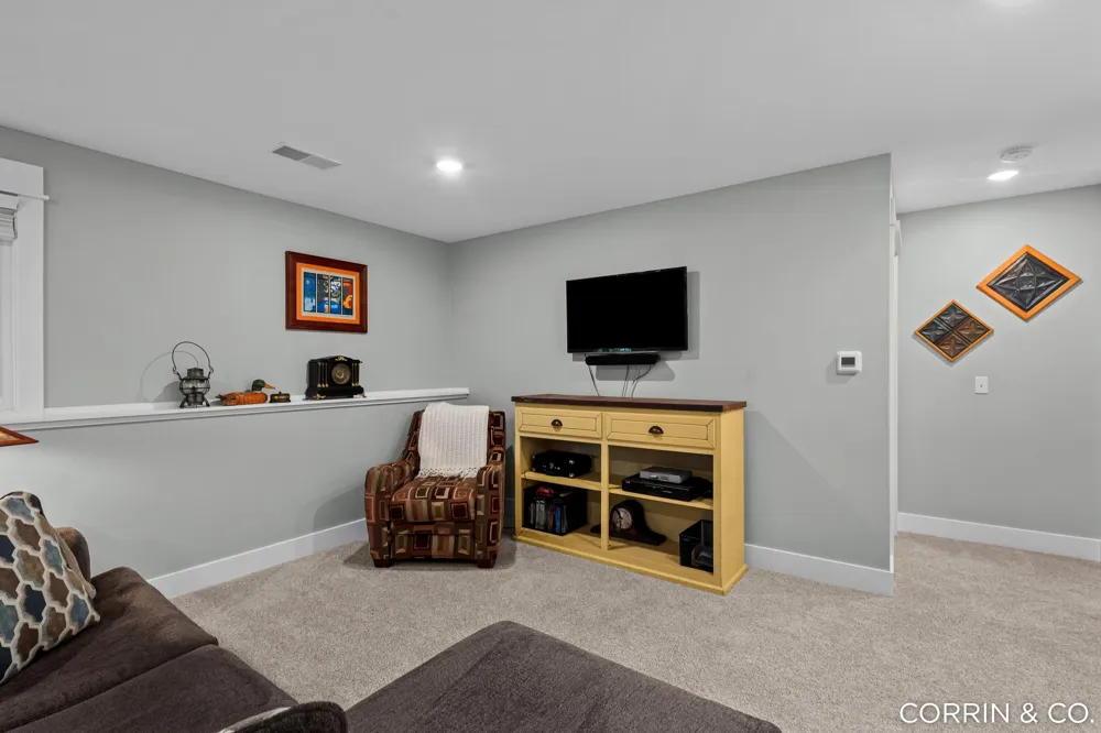 575 Riverbank Circle Zeeland City, MI 49464