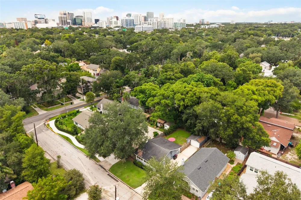 1213 NOBLE PLACE Orlando, FL 32801