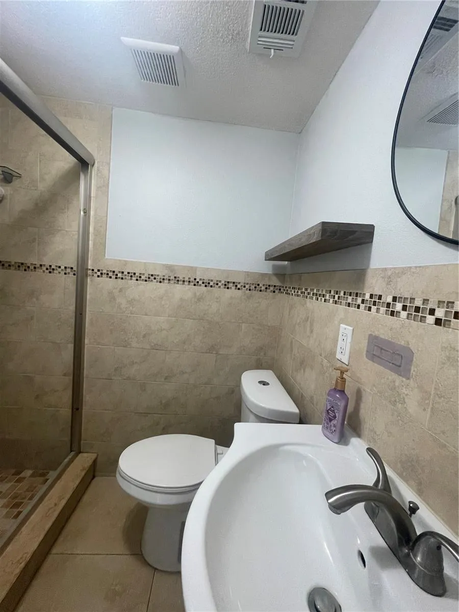8524 CATALINA DRIVE Tampa, FL 33615