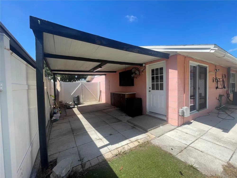 8524 CATALINA DRIVE Tampa, FL 33615