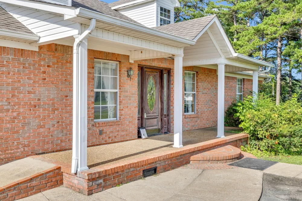 121 Joe Ave Hohenwald, TN 38462