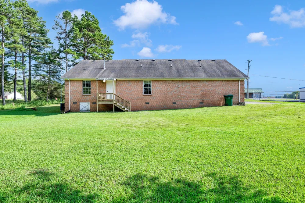 121 Joe Ave Hohenwald, TN 38462