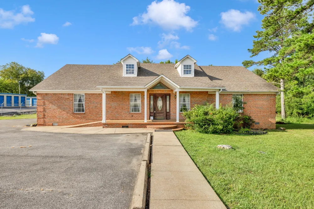 121 Joe Ave Hohenwald, TN 38462