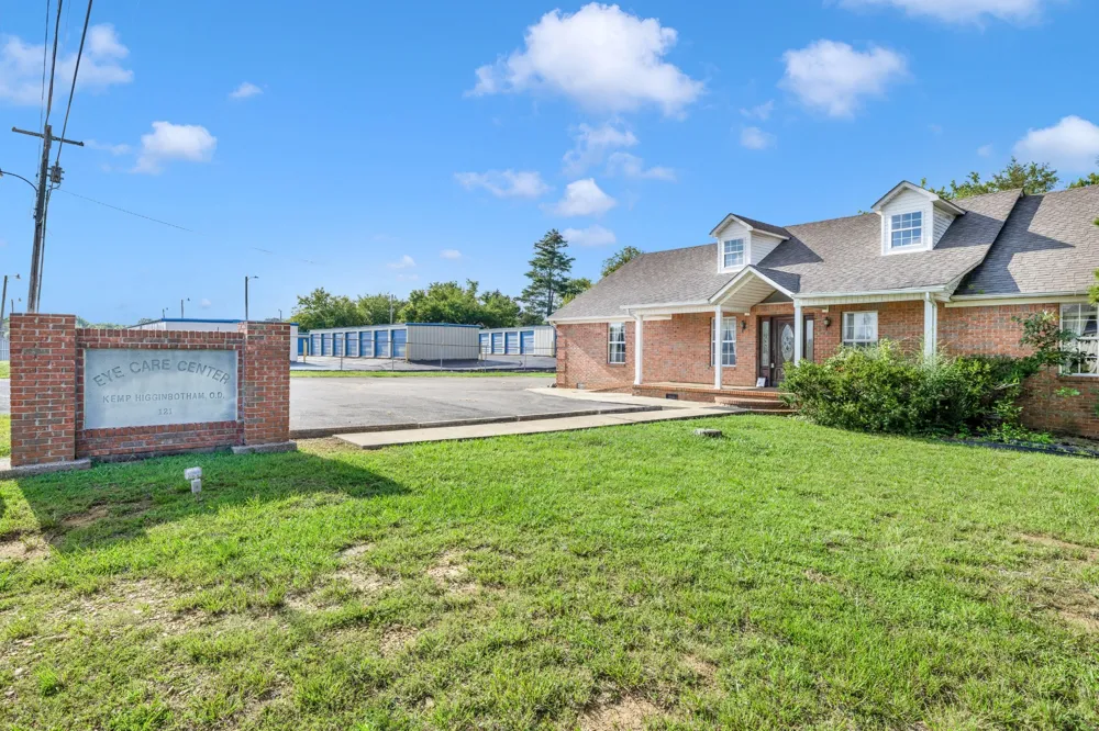 121 Joe Ave Hohenwald, TN 38462