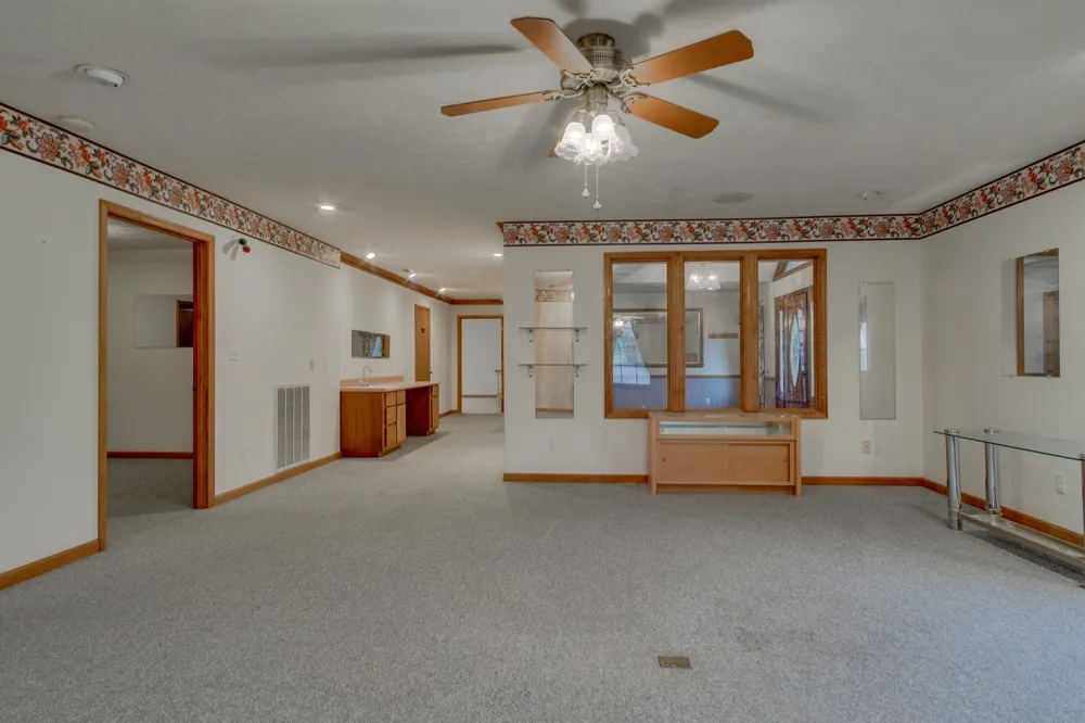 121 Joe Ave Hohenwald, TN 38462