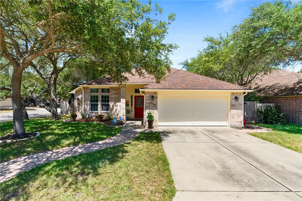 102 Plantation Drive Rockport, TX 78382