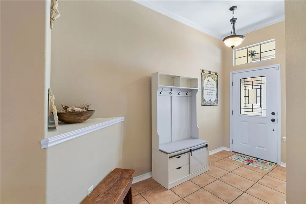 102 Plantation Drive Rockport, TX 78382