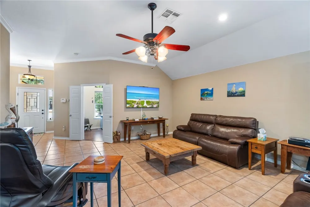 102 Plantation Drive Rockport, TX 78382