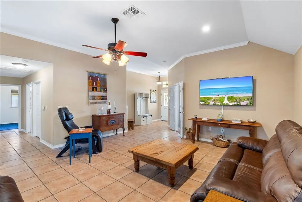 102 Plantation Drive Rockport, TX 78382