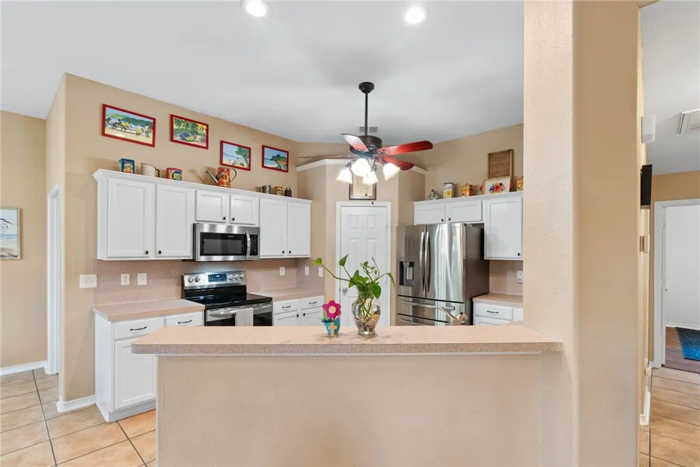 102 Plantation Drive Rockport, TX 78382