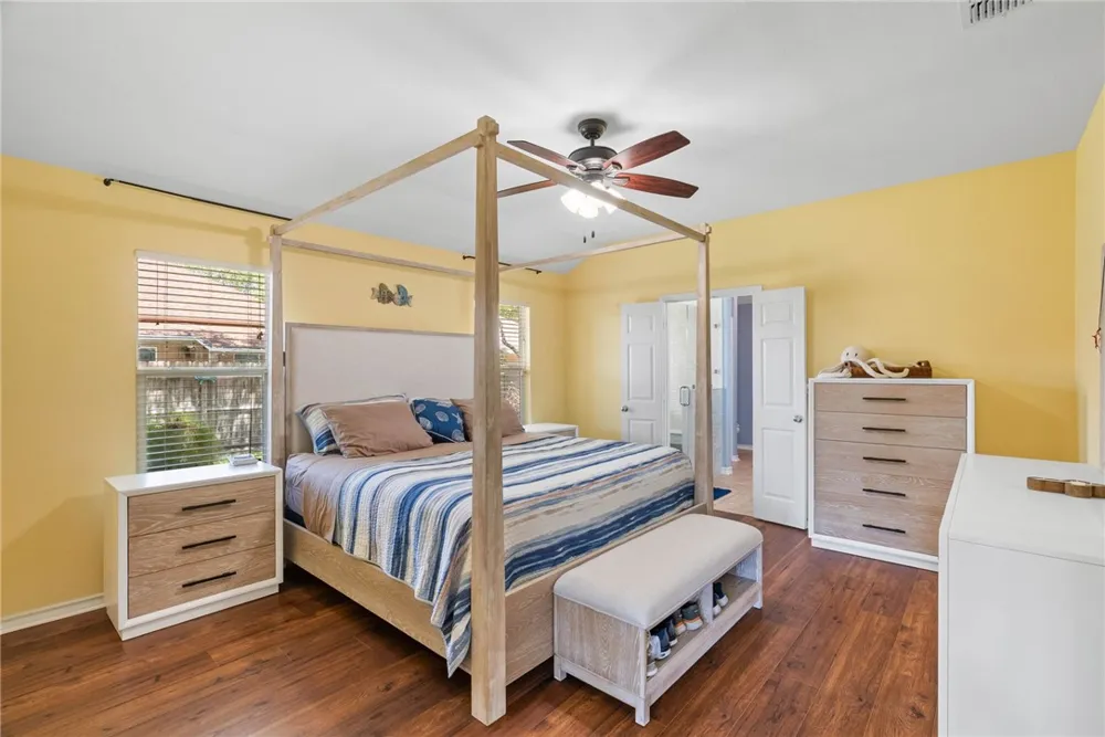 102 Plantation Drive Rockport, TX 78382