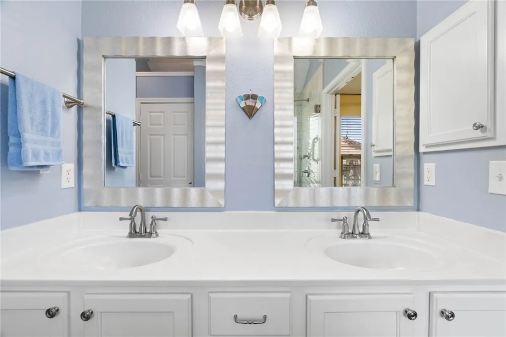102 Plantation Drive Rockport, TX 78382