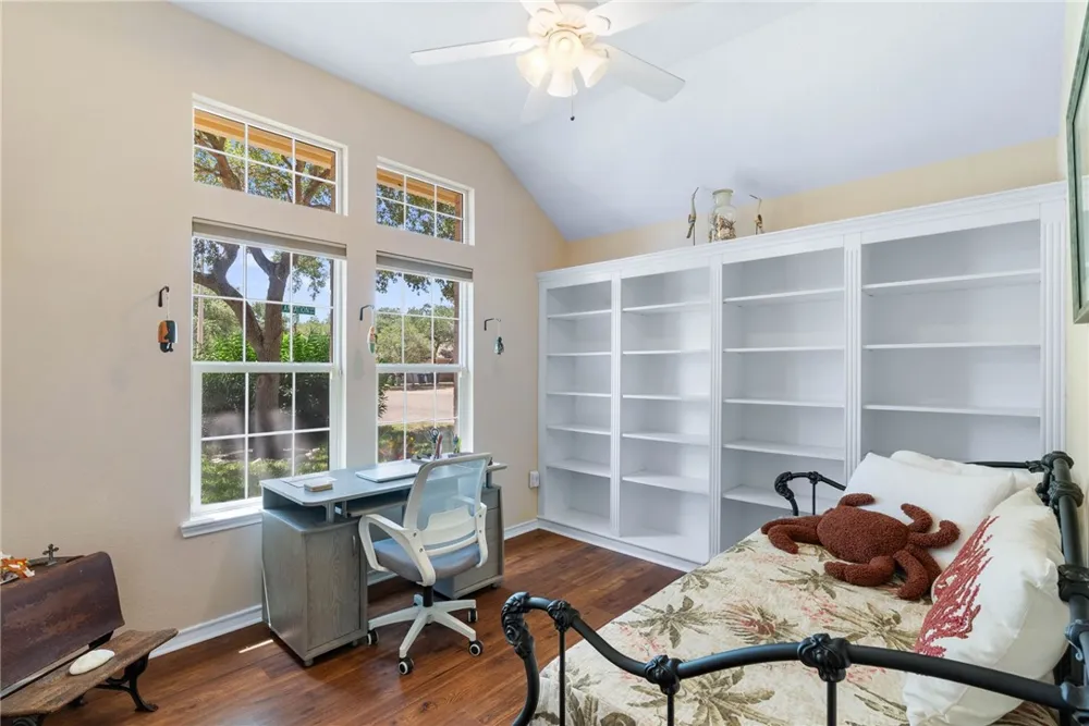 102 Plantation Drive Rockport, TX 78382