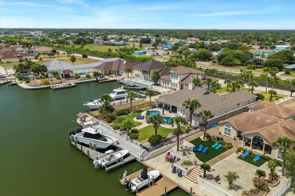 313 Porpoise Drive Aransas Pass, TX 78336