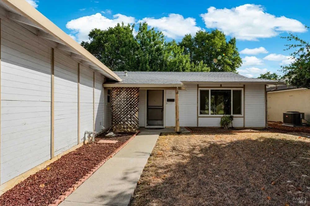 109 Rainier Circle Vacaville, CA 95687