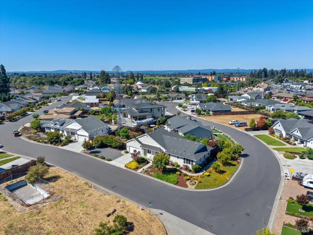 99 Chelsea Drive Santa Rosa, CA 95403