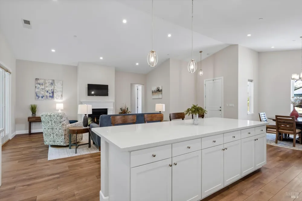99 Chelsea Drive Santa Rosa, CA 95403