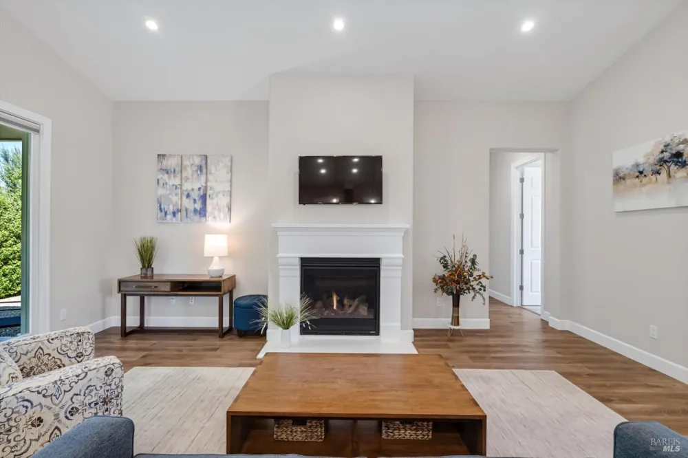 99 Chelsea Drive Santa Rosa, CA 95403