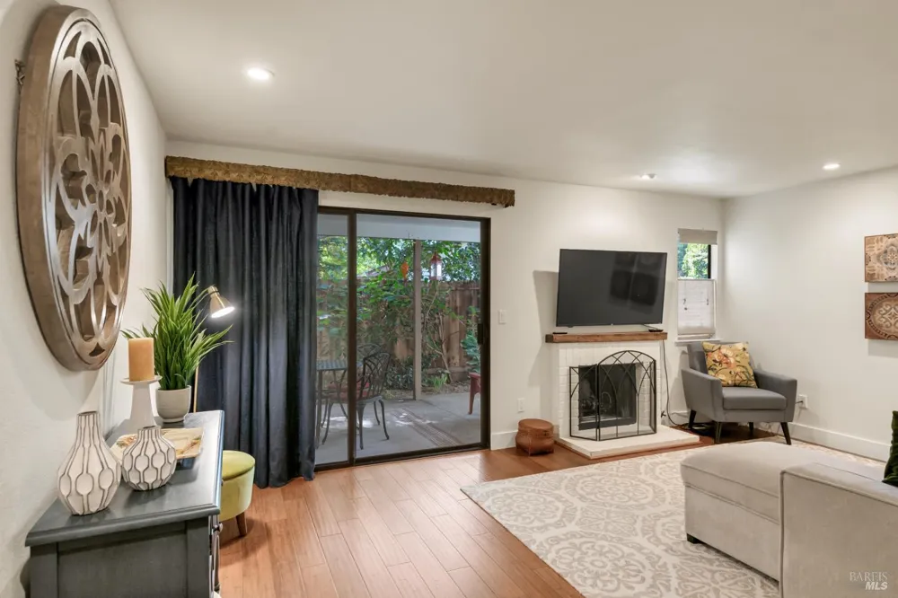 225 2nd Street E ##7 Sonoma, CA 95476