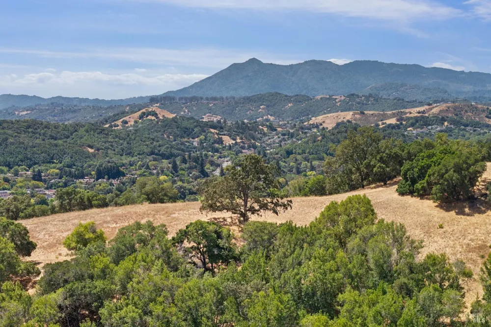 261 Redhawk Road Novato, CA 94949