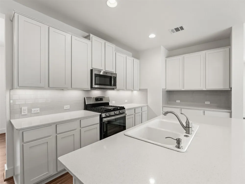 604 Golden Glory Road Leander, TX 78641