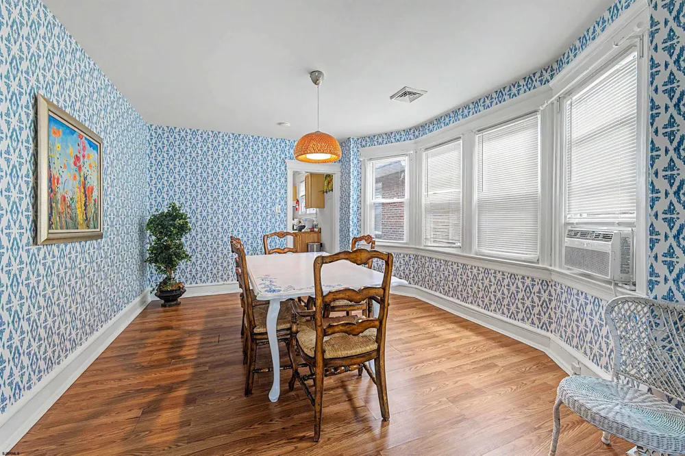 5 N Newport Ave Ventnor, NJ 08406