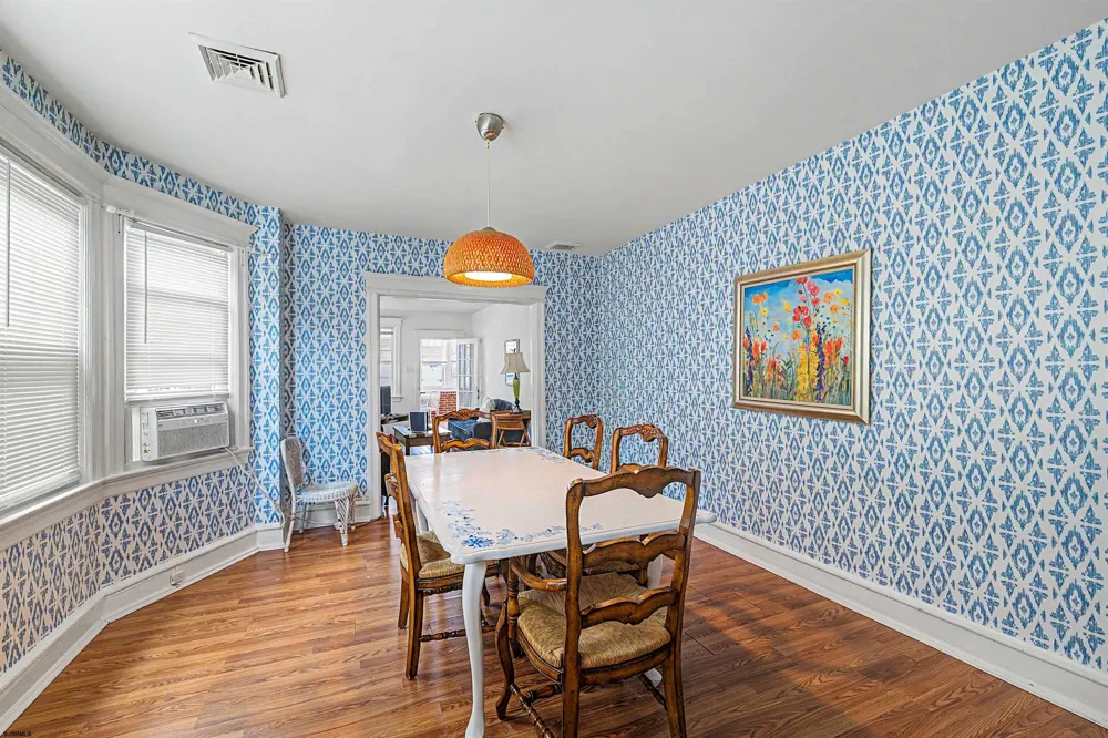 5 N Newport Ave Ventnor, NJ 08406