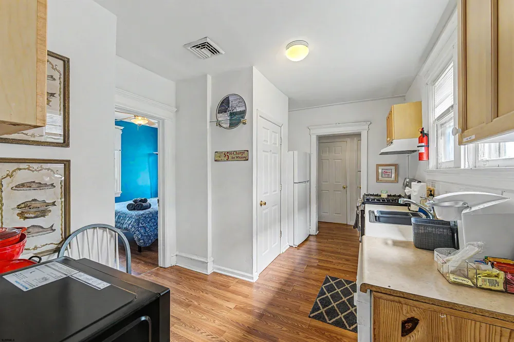 5 N Newport Ave Ventnor, NJ 08406