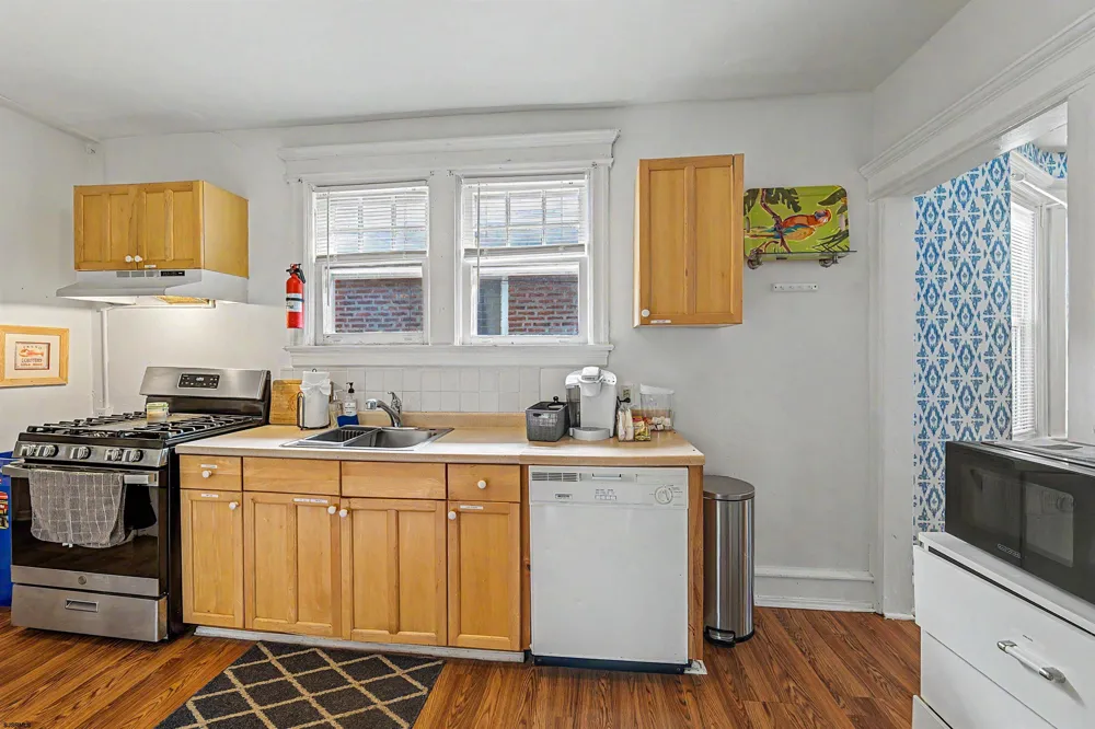 5 N Newport Ave Ventnor, NJ 08406