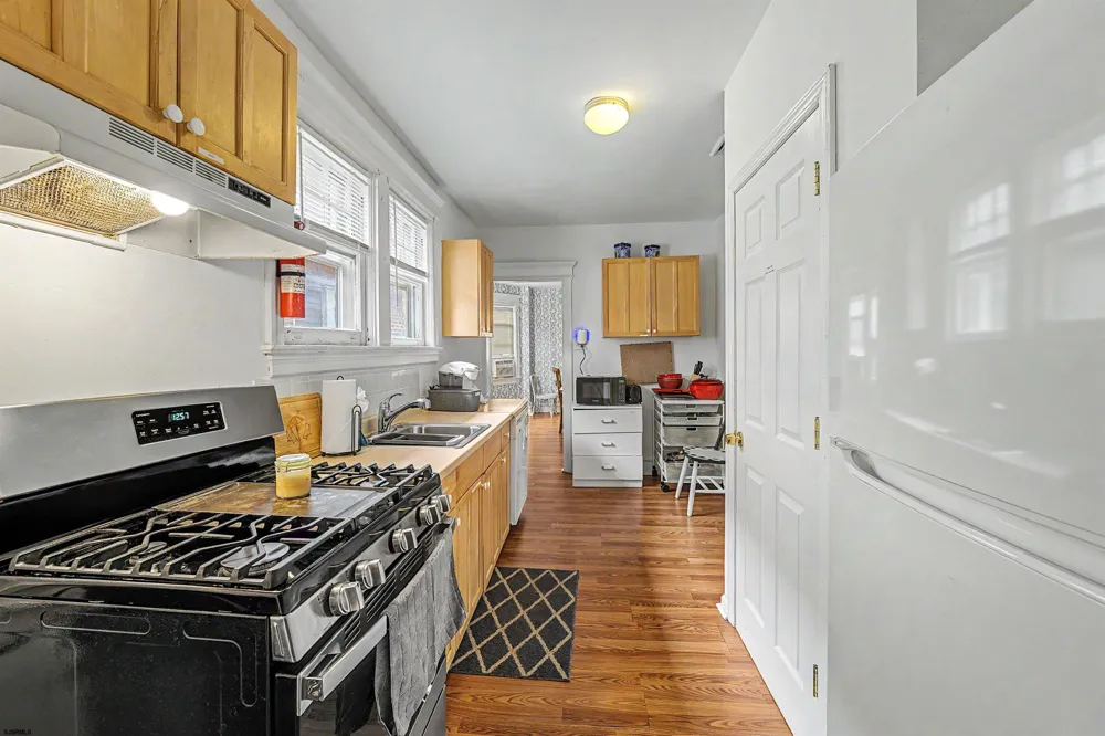 5 N Newport Ave Ventnor, NJ 08406