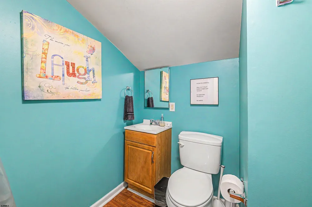 5 N Newport Ave Ventnor, NJ 08406