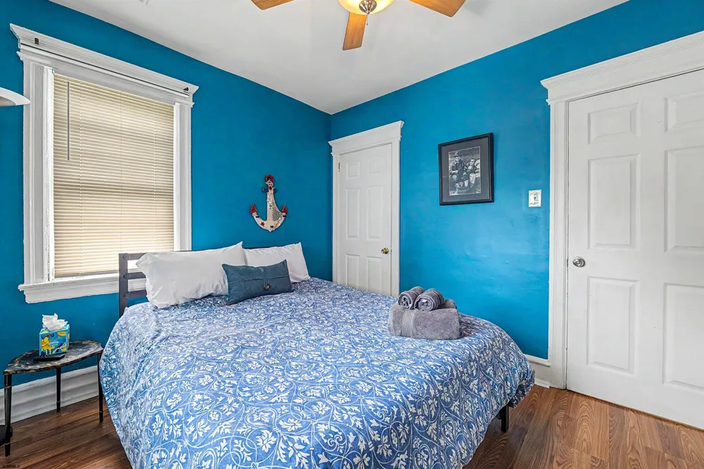 5 N Newport Ave Ventnor, NJ 08406