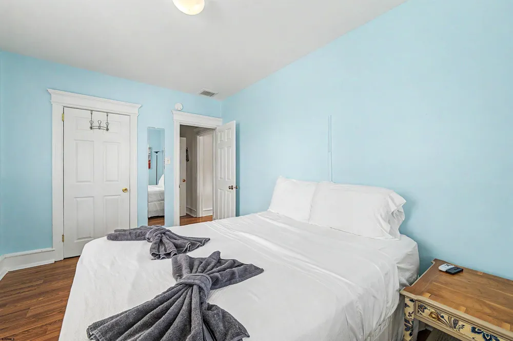 5 N Newport Ave Ventnor, NJ 08406