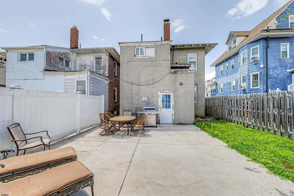 5 N Newport Ave Ventnor, NJ 08406