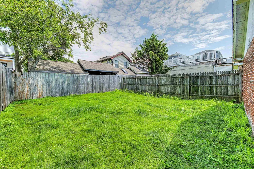 5 N Newport Ave Ventnor, NJ 08406