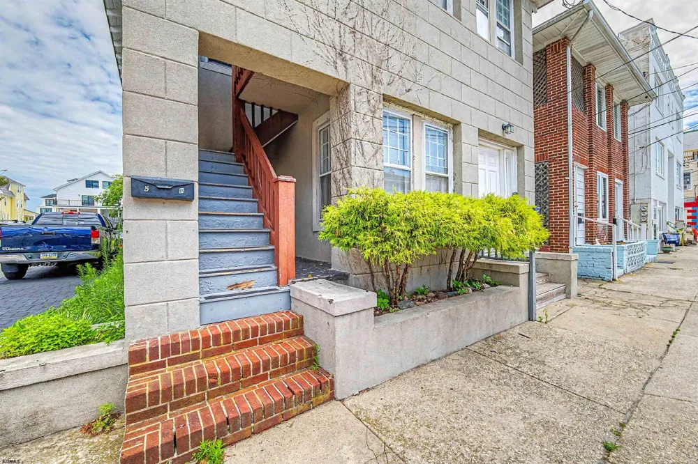 5 N Newport Ave Ventnor, NJ 08406
