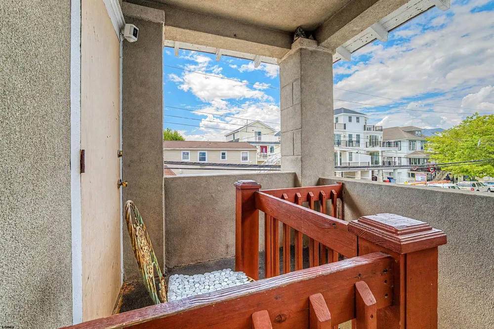 5 N Newport Ave Ventnor, NJ 08406