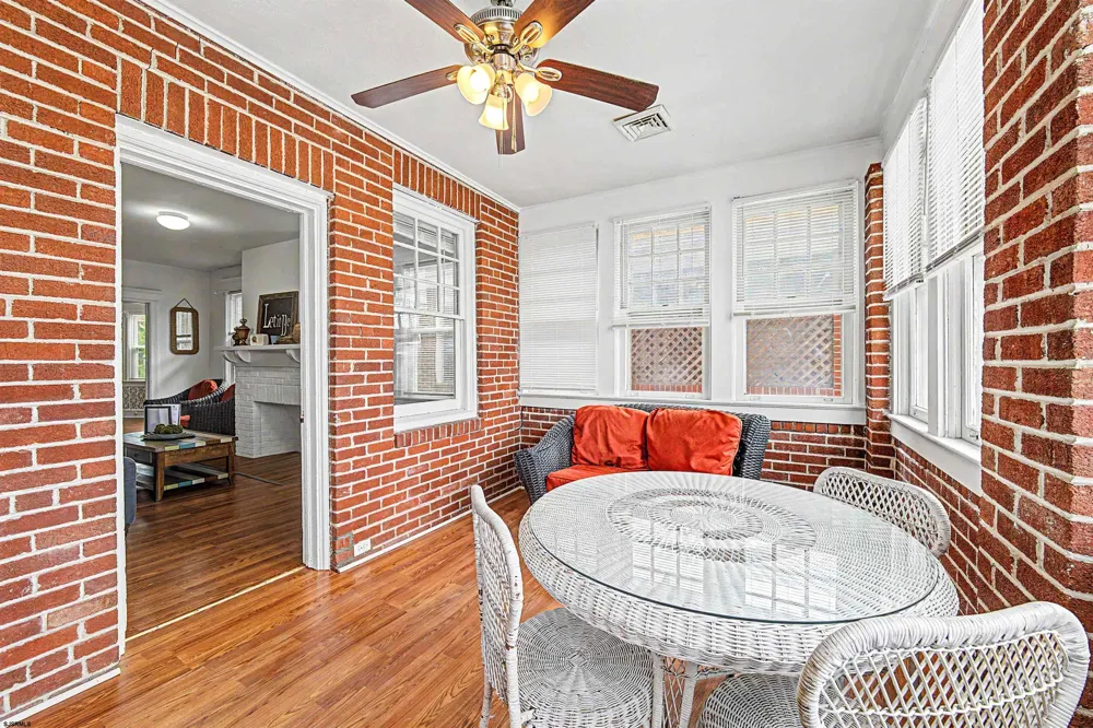 5 N Newport Ave Ventnor, NJ 08406