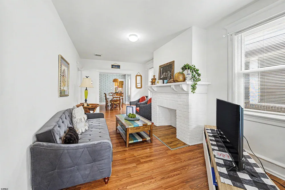 5 N Newport Ave Ventnor, NJ 08406