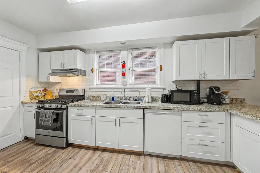 5 N Newport Ave Ventnor, NJ 08406