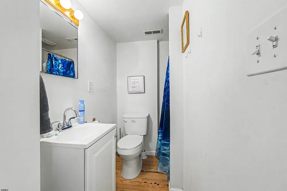 5 N Newport Ave Ventnor, NJ 08406