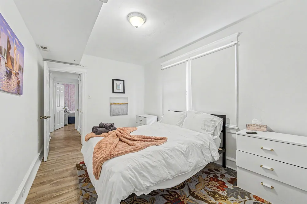5 N Newport Ave Ventnor, NJ 08406