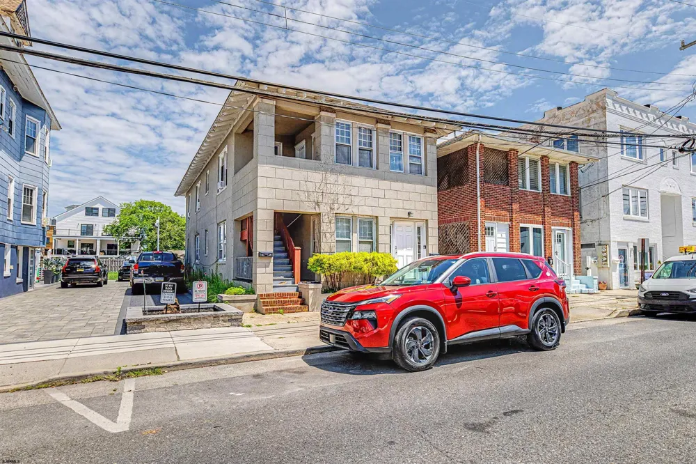 5 N Newport Ave Ventnor, NJ 08406