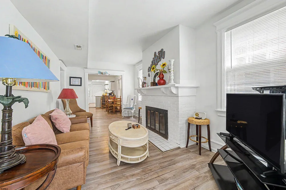 5 N Newport Ave Ventnor, NJ 08406