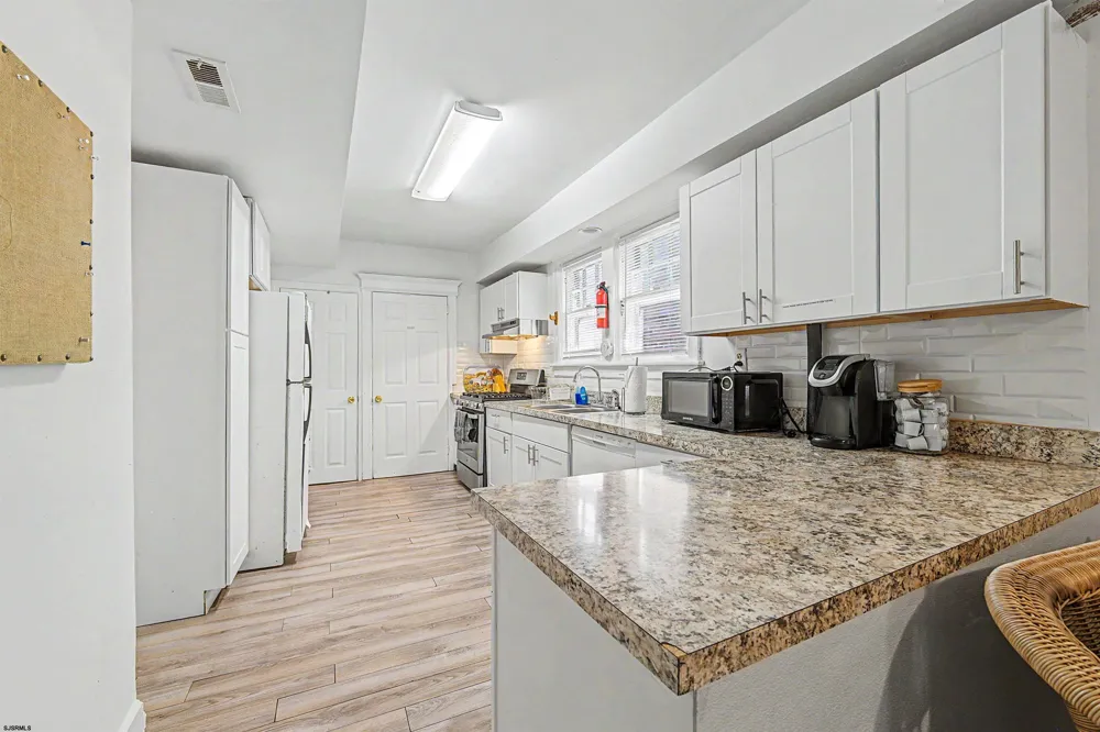 5 N Newport Ave Ventnor, NJ 08406